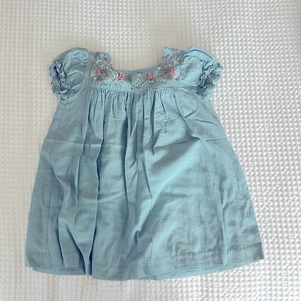 Girl dresss
Size 5
Spanish brand